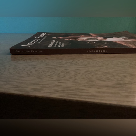 American Essence Magazine December 2021 Issue - Picture 4 of 5